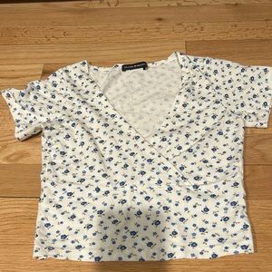 Brandy Melville flowers top